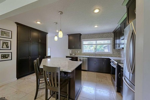 51 Hollyburn Road Sw, Calgary, AB - Indoor