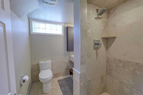 51 Hollyburn Road Sw, Calgary, AB - Indoor Photo Showing Bathroom