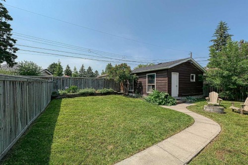 51 Hollyburn Road Sw, Calgary, AB - Outdoor