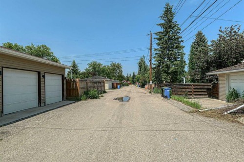 51 Hollyburn Road Sw, Calgary, AB - Outdoor