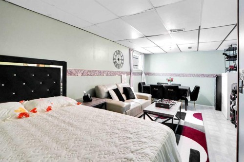 280 Whitworth Way Ne, Calgary, AB - Indoor Photo Showing Bedroom