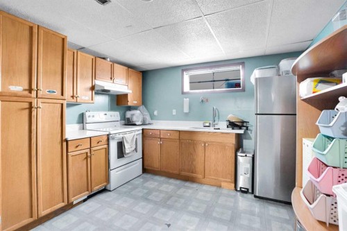 280 Whitworth Way Ne, Calgary, AB - Indoor Photo Showing Kitchen