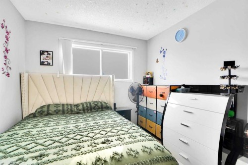 280 Whitworth Way Ne, Calgary, AB - Indoor Photo Showing Bedroom