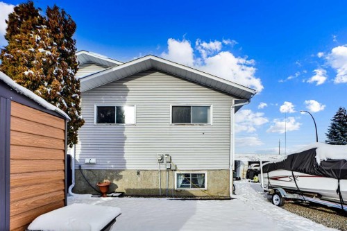 280 Whitworth Way Ne, Calgary, AB - Outdoor With Exterior