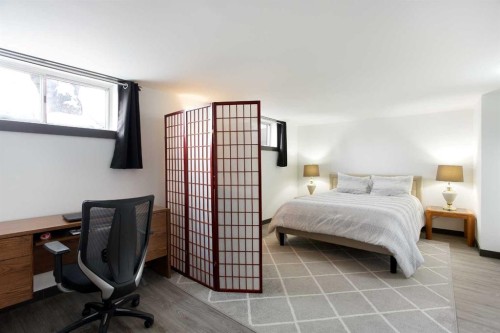 2607 Kelwood Drive Sw, Calgary, AB - Indoor Photo Showing Bedroom