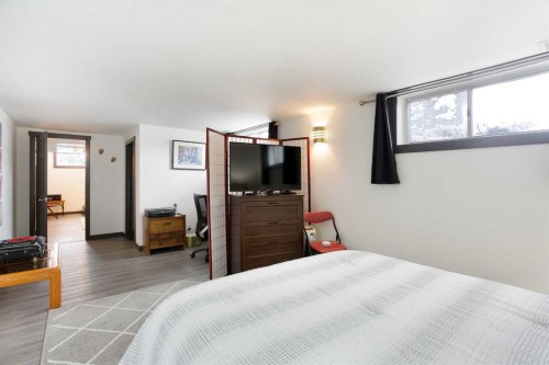 2607 Kelwood Drive Sw, Calgary, AB - Indoor Photo Showing Bedroom