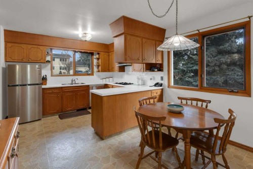 1801 Cayuga Drive Nw, Calgary, AB - Indoor