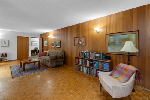 1801 Cayuga Drive Nw, Calgary, AB - Indoor Photo Showing Living Room
