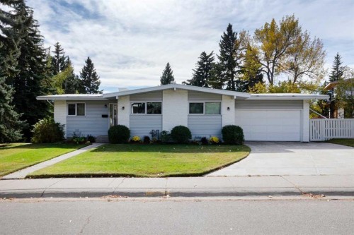 1801 Cayuga Drive Nw, Calgary, AB - Outdoor With Facade
