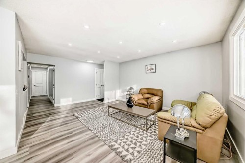 3429 33A Avenue Se, Calgary, AB - Indoor