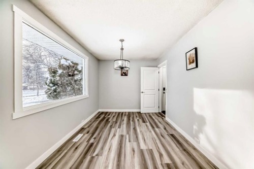 3429 33A Avenue Se, Calgary, AB - Indoor Photo Showing Other Room