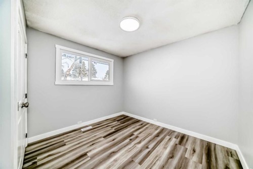3429 33A Avenue Se, Calgary, AB - Indoor Photo Showing Other Room
