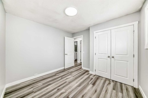 3429 33A Avenue Se, Calgary, AB - Indoor Photo Showing Other Room