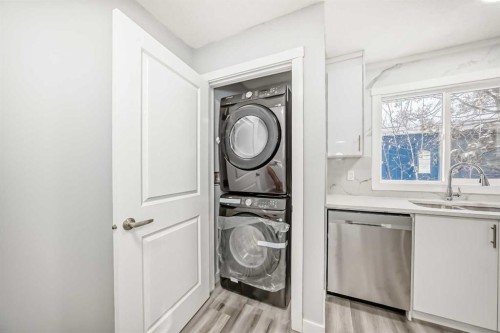 3429 33A Avenue Se, Calgary, AB - Indoor Photo Showing Laundry Room