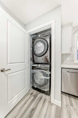 3429 33A Avenue Se, Calgary, AB - Indoor Photo Showing Laundry Room