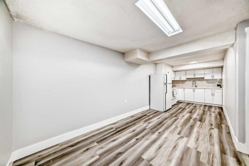 3429 33A Avenue Se, Calgary, AB - Indoor