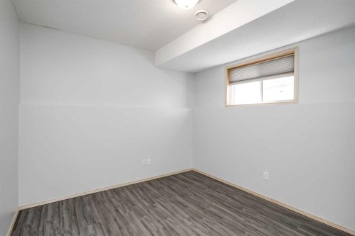 31 Panatella Drive Nw, Calgary, AB - Indoor Photo Showing Other Room