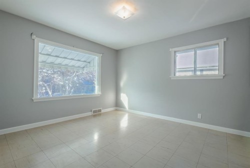 1126 8 Street Se, Calgary, AB - Indoor Photo Showing Other Room