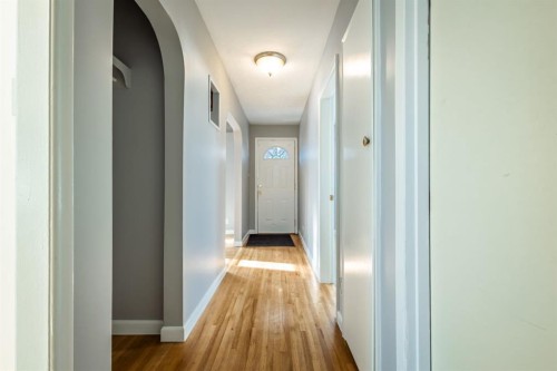 1126 8 Street Se, Calgary, AB - Indoor Photo Showing Other Room