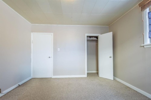 1126 8 Street Se, Calgary, AB - Indoor Photo Showing Other Room