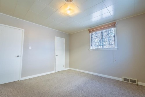 1126 8 Street Se, Calgary, AB - Indoor Photo Showing Other Room