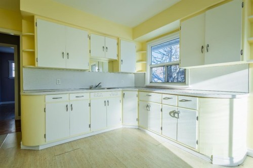 1126 8 Street Se, Calgary, AB - Indoor