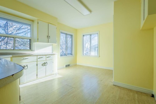 1126 8 Street Se, Calgary, AB - Indoor Photo Showing Other Room