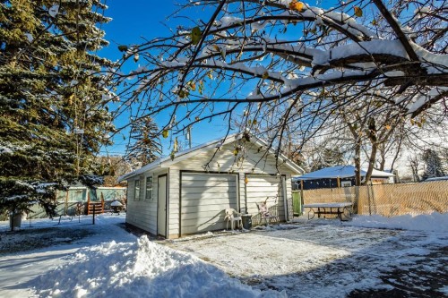 1126 8 Street Se, Calgary, AB - Outdoor