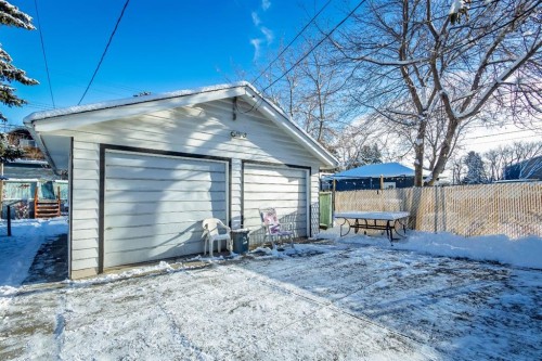 1126 8 Street Se, Calgary, AB - Outdoor