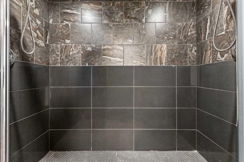 821 Railway Avenue, Cayley, AB - Indoor Photo Showing Bathroom