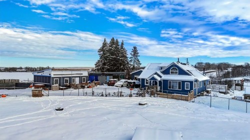 4115 580 Highway, Cremona, AB - Outdoor