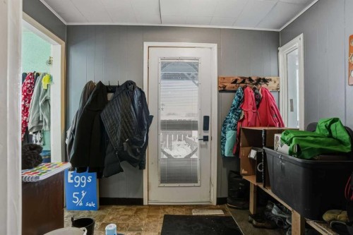 4115 580 Highway, Cremona, AB - Indoor