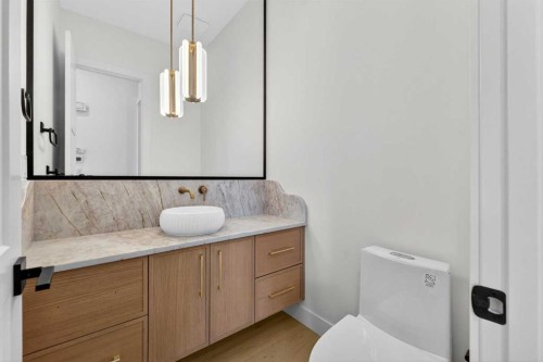 960 South Shore Terrace, Chestermere, AB - Indoor Photo Showing Bathroom