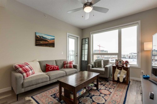 412-8531 8A Avenue Sw, Calgary, AB - Indoor Photo Showing Living Room