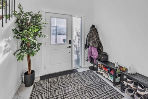 97 Baysprings Gardens Sw, Airdrie, AB - Indoor Photo Showing Other Room