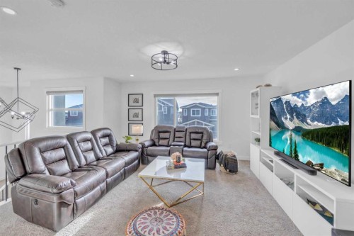 97 Baysprings Gardens Sw, Airdrie, AB - Indoor Photo Showing Living Room