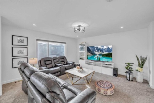 97 Baysprings Gardens Sw, Airdrie, AB - Indoor Photo Showing Living Room