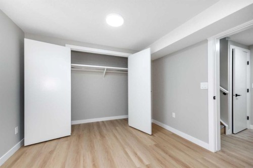 7616 27 Street Se, Calgary, AB - Indoor Photo Showing Other Room