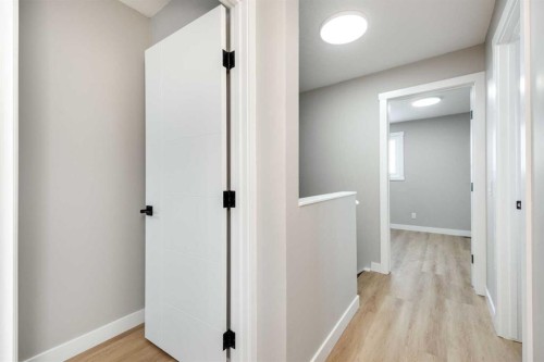 7620 27 Street Se, Calgary, AB - Indoor Photo Showing Other Room