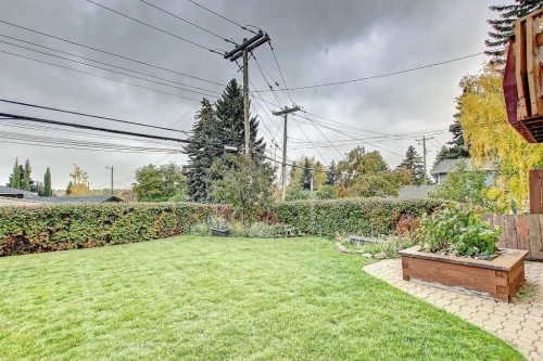 71 Cromwell Avenue Nw, Calgary, AB - Outdoor
