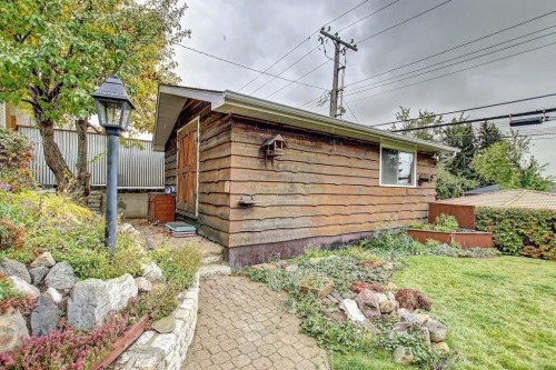 71 Cromwell Avenue Nw, Calgary, AB - Outdoor