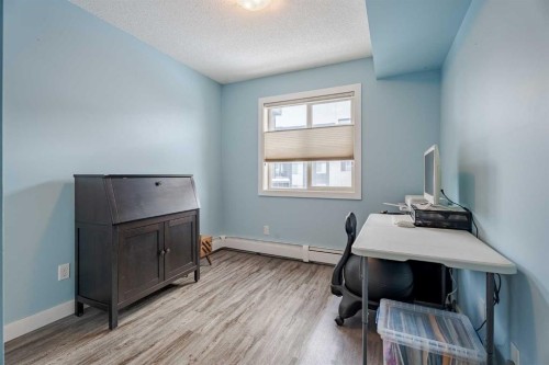 311-2715 12 Avenue Se, Calgary, AB - Indoor Photo Showing Office