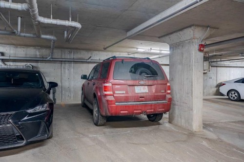 311-2715 12 Avenue Se, Calgary, AB - Indoor Photo Showing Garage