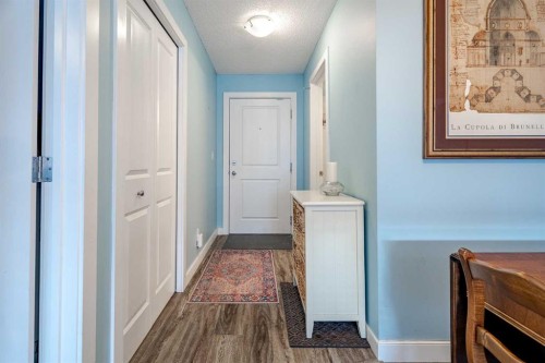 311-2715 12 Avenue Se, Calgary, AB - Indoor Photo Showing Other Room
