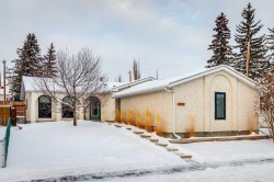 1240 Mapleglade Crescent SE Calgary, AB T2J 2H3