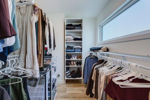 1240 Mapleglade Crescent Se, Calgary, AB - Indoor With Storage