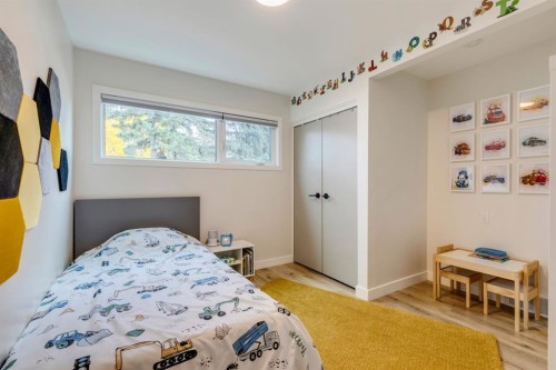 1240 Mapleglade Crescent Se, Calgary, AB - Indoor Photo Showing Bedroom