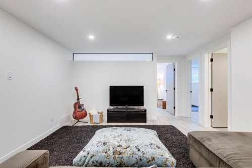 1240 Mapleglade Crescent Se, Calgary, AB - Indoor