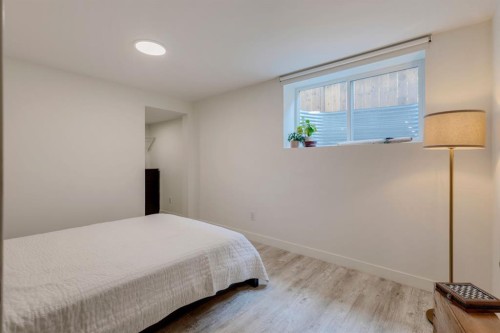 1240 Mapleglade Crescent Se, Calgary, AB - Indoor Photo Showing Bedroom