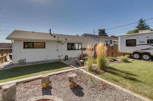 1240 Mapleglade Crescent Se, Calgary, AB - Outdoor